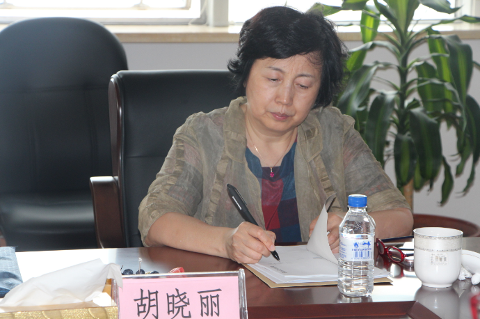 中企联副理事长胡晓丽来我会指导工作